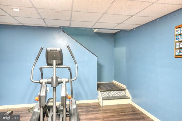 211 OVAL DR, Hamburg, PA 19526