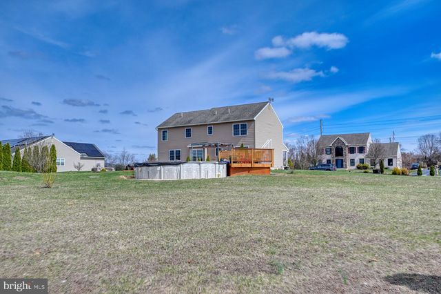 211 OVAL DR, Hamburg, PA 19526