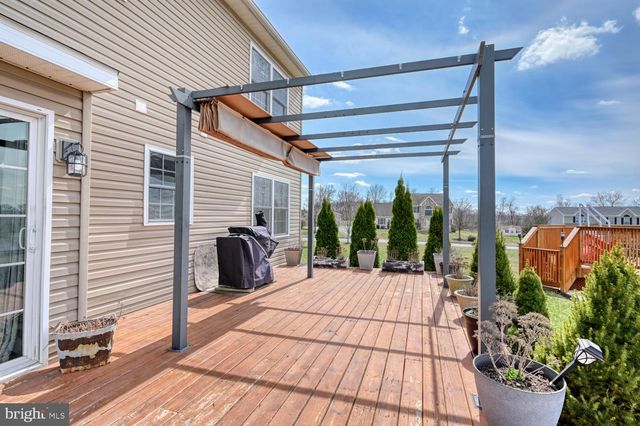 211 OVAL DR, Hamburg, PA 19526