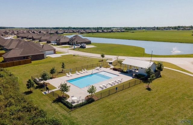 465 Sweet Grass Loop, Thibodaux, LA 70301