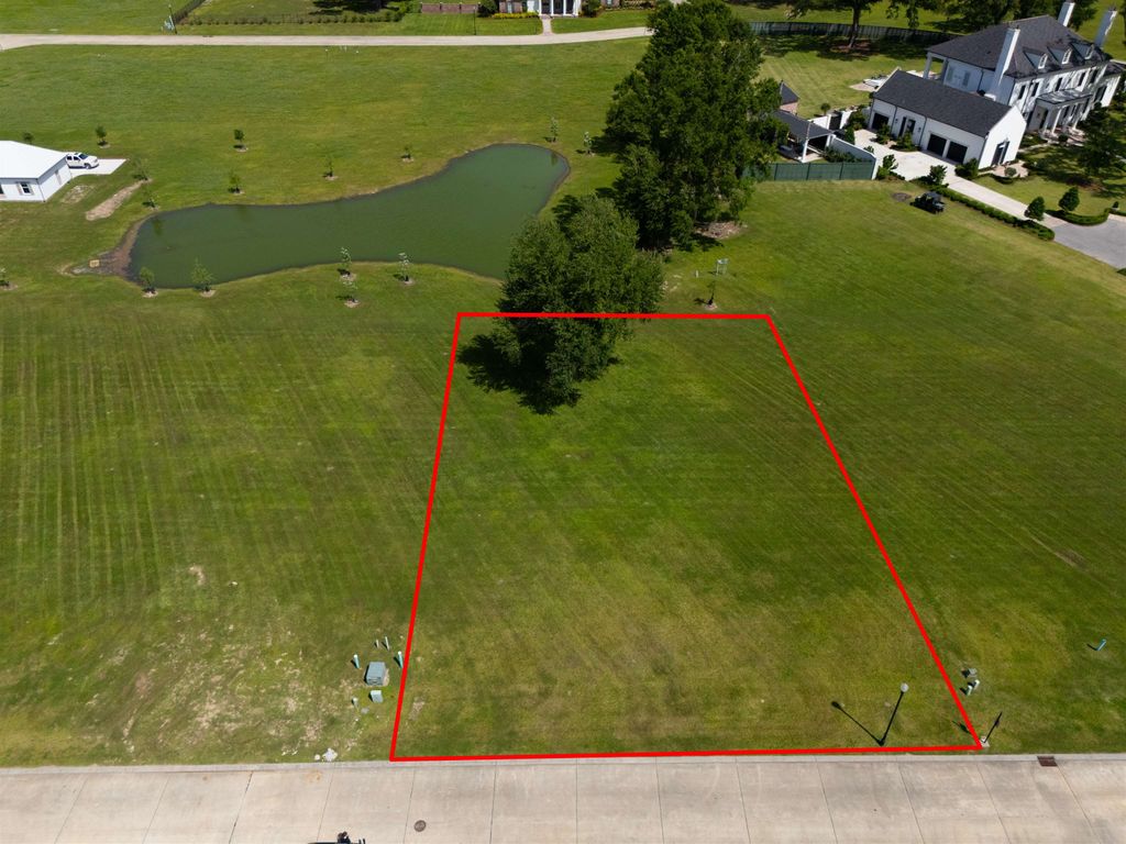 465 Sweet Grass Loop, Thibodaux, LA 70301