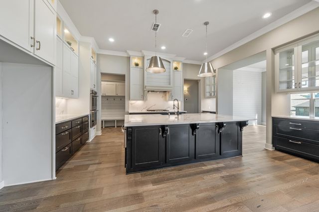 7580 Northlake Drive, Tyler, TX 75703