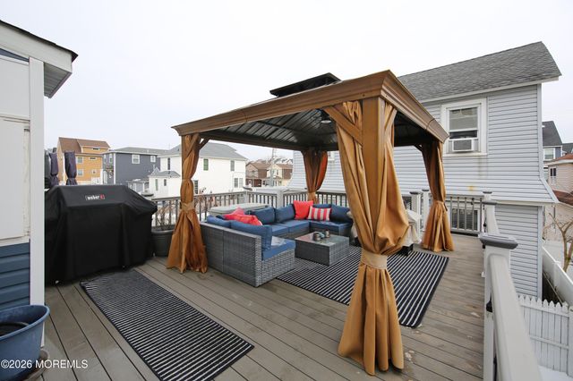 61 Barberie Avenue, Highlands, NJ 07732