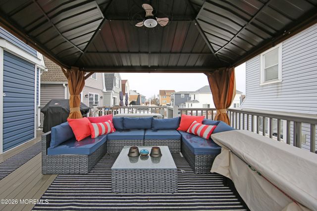 61 Barberie Avenue, Highlands, NJ 07732