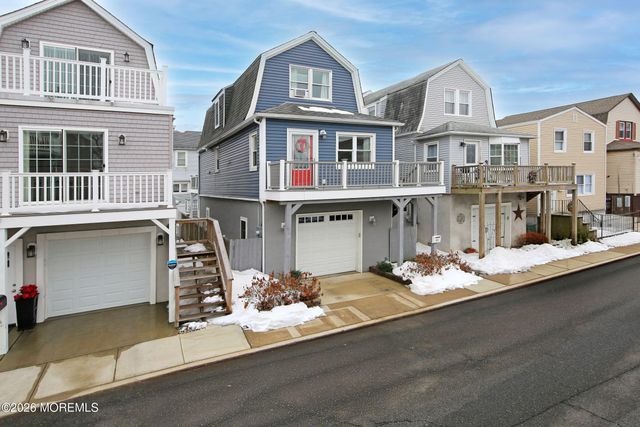 61 Barberie Avenue, Highlands, NJ 07732