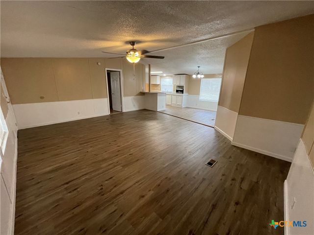 629 Buck Trail, Canyon Lake, TX 78133
