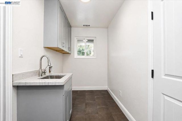 3360 Doyle Rd, Oakley, CA 94561