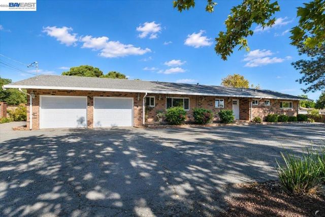 3360 Doyle Rd, Oakley, CA 94561