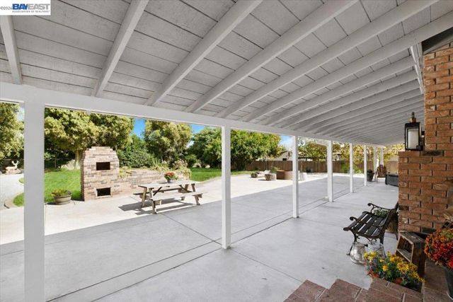 3360 Doyle Rd, Oakley, CA 94561