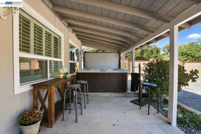 3360 Doyle Rd, Oakley, CA 94561