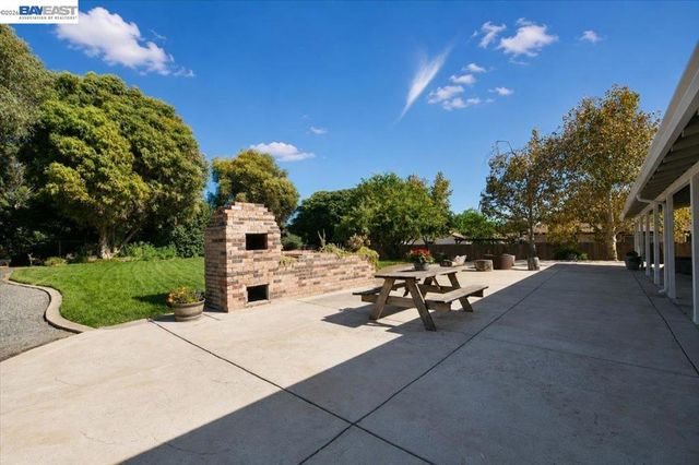 3360 Doyle Rd, Oakley, CA 94561