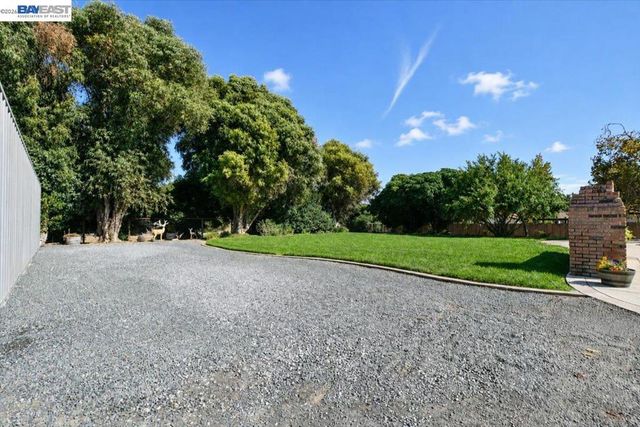 3360 Doyle Rd, Oakley, CA 94561