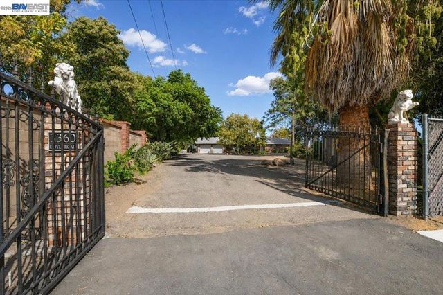 3360 Doyle Rd, Oakley, CA 94561