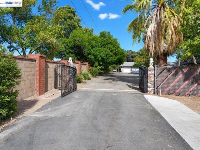 3360 Doyle Rd, Oakley, CA 94561