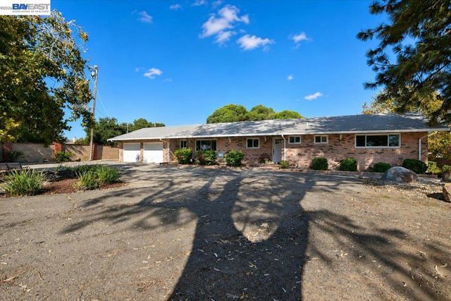 3360 Doyle Rd, Oakley, CA 94561