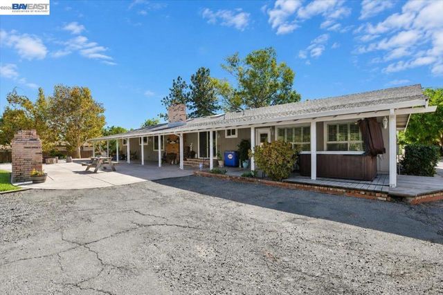 3360 Doyle Rd, Oakley, CA 94561