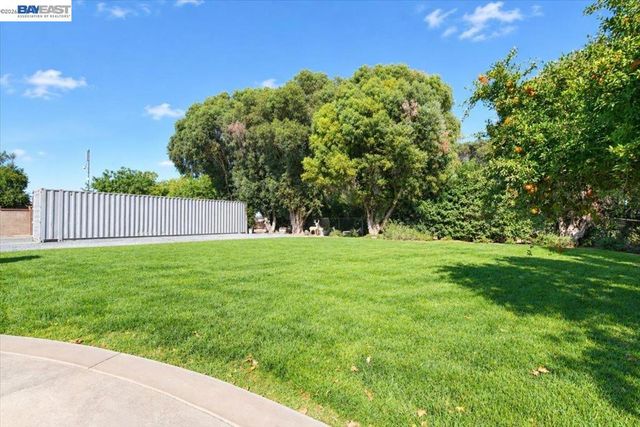 3360 Doyle Rd, Oakley, CA 94561