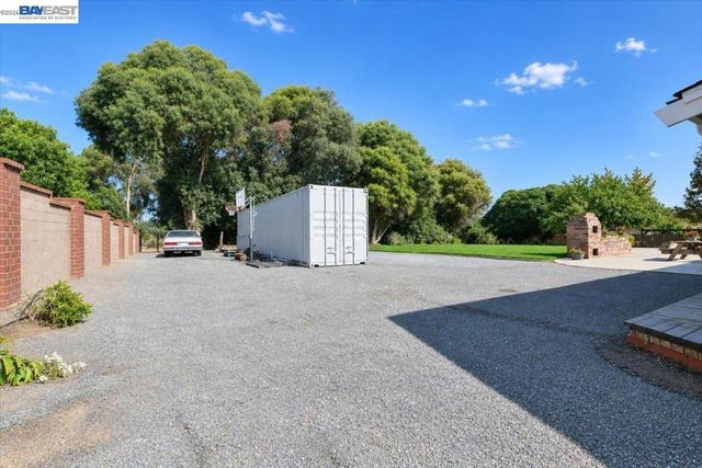 3360 Doyle Rd, Oakley, CA 94561
