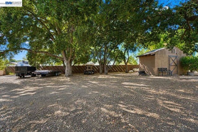 3360 Doyle Rd, Oakley, CA 94561
