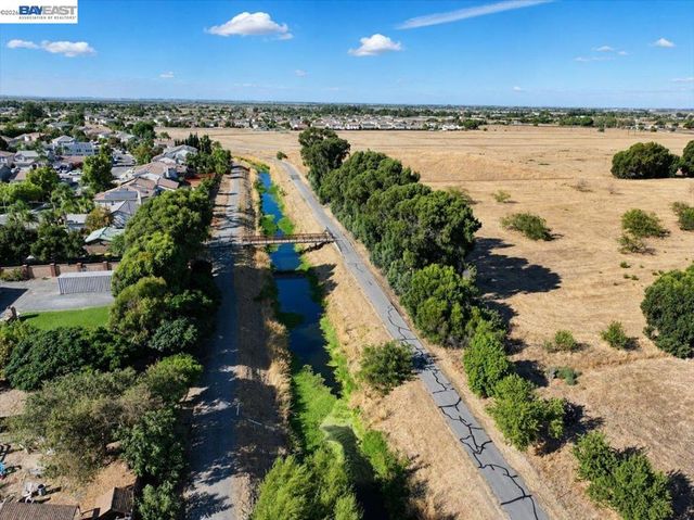 3360 Doyle Rd, Oakley, CA 94561