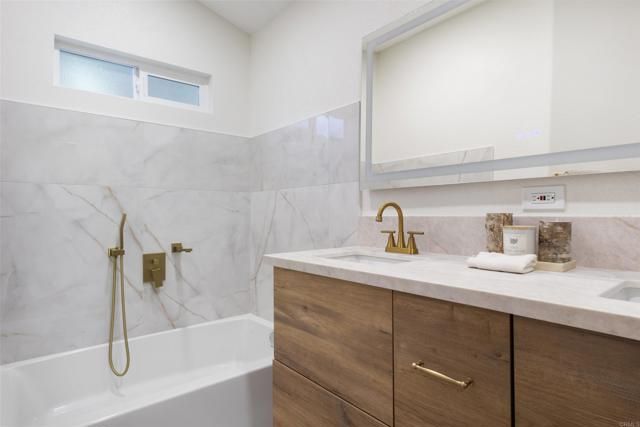 4350 Point Reyes Ct, Carlsbad, CA 92010