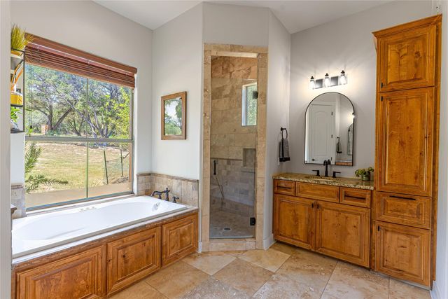 18202 W Reed Parks RD, Jonestown, TX 78645