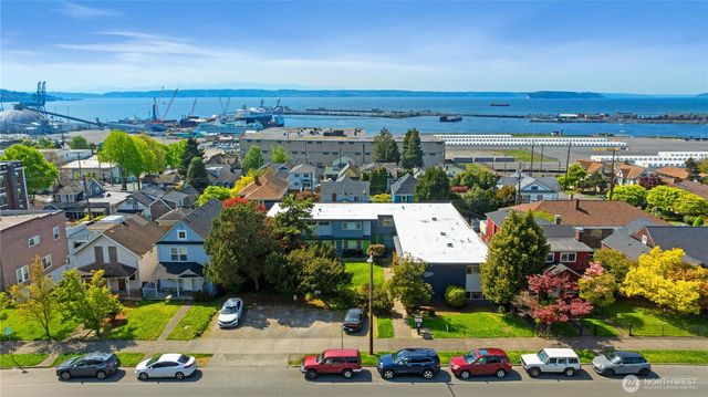 2614 Rucker Avenue, Everett, WA 98201