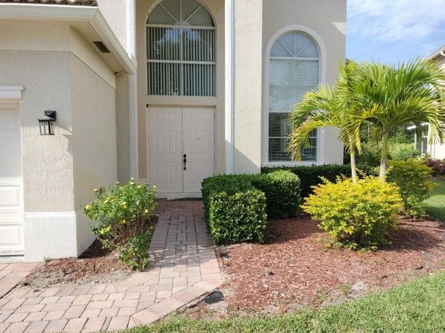 5671 Sunberry Circle, Fort Pierce, FL 34951
