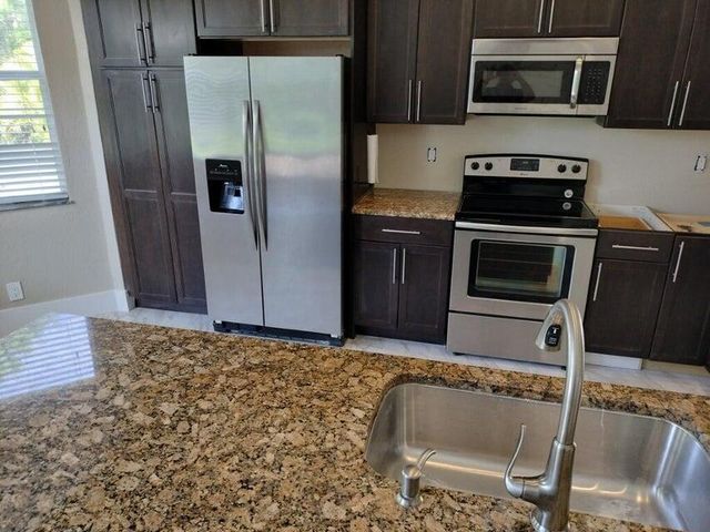 5671 Sunberry Circle, Fort Pierce, FL 34951