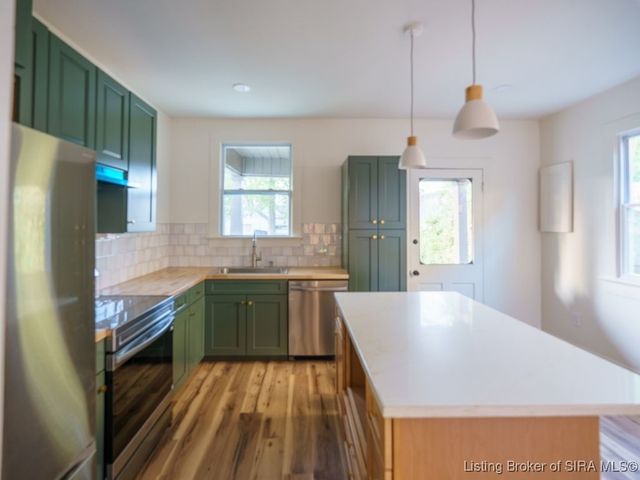 1525 E Oak Street, New Albany, IN 47150