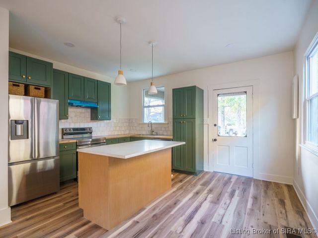 1525 E Oak Street, New Albany, IN 47150