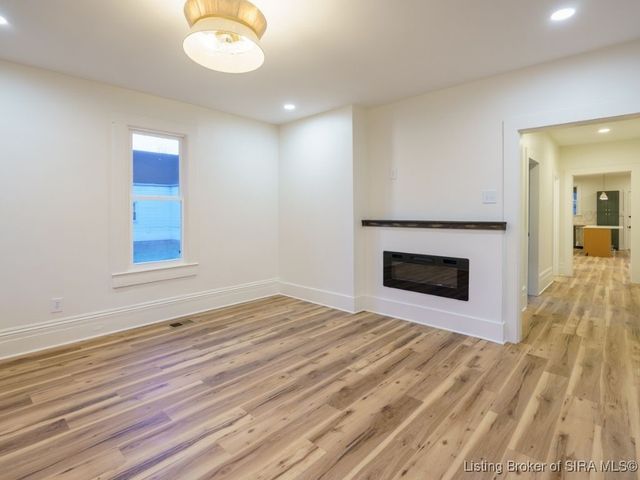 1525 E Oak Street, New Albany, IN 47150