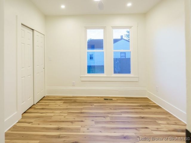 1525 E Oak Street, New Albany, IN 47150