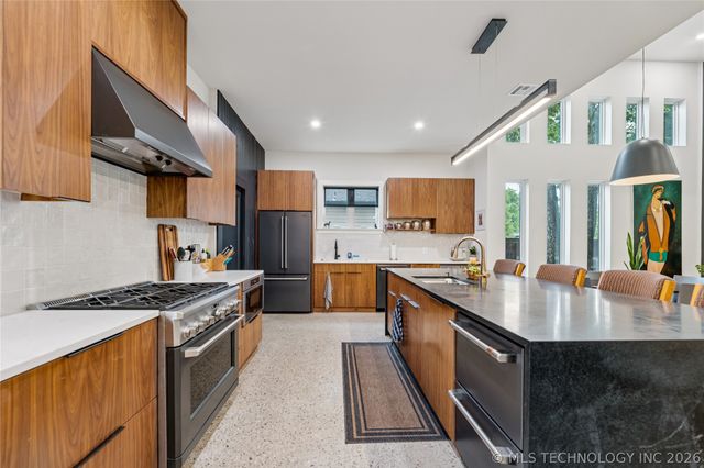 1433 E 38th Street, Tulsa, OK 74105