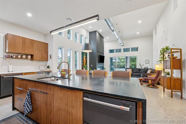 1433 E 38th Street, Tulsa, OK 74105