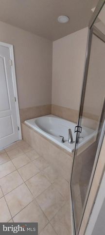 11808 OXBRIDGE DR, Germantown, MD 20876