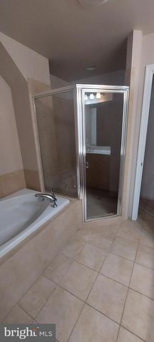 11808 OXBRIDGE DR, Germantown, MD 20876