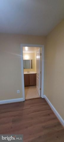 11808 OXBRIDGE DR, Germantown, MD 20876