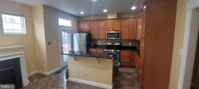 11808 OXBRIDGE DR, Germantown, MD 20876