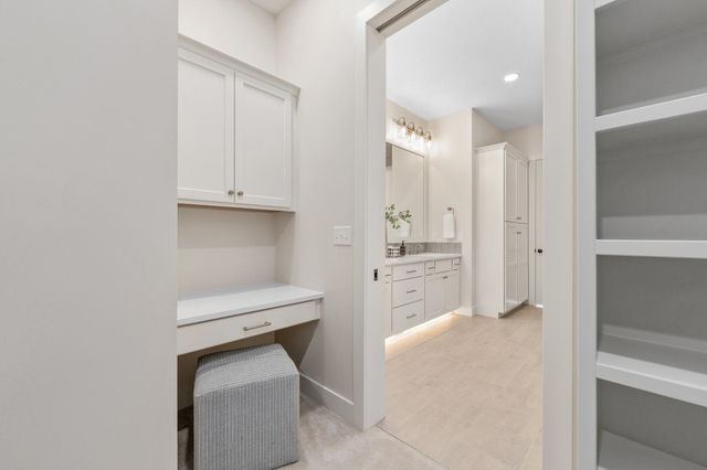 345 N Jackson Heights Ct, Wichita, KS 67206