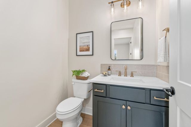 345 N Jackson Heights Ct, Wichita, KS 67206