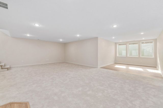 345 N Jackson Heights Ct, Wichita, KS 67206