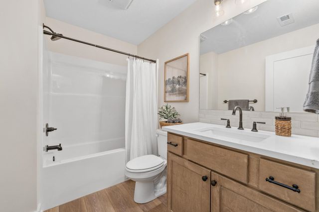 345 N Jackson Heights Ct, Wichita, KS 67206