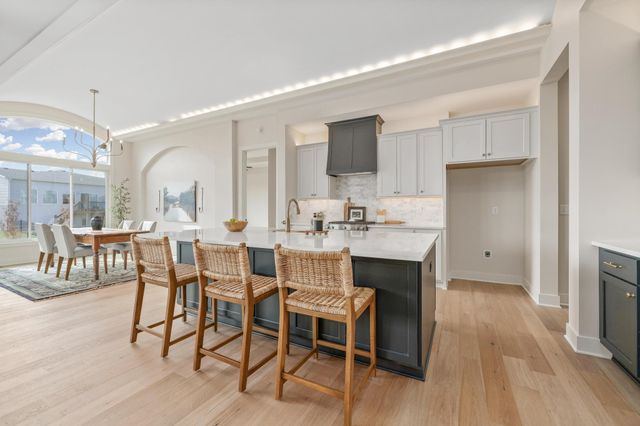 345 N Jackson Heights Ct, Wichita, KS 67206