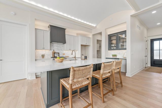 345 N Jackson Heights Ct, Wichita, KS 67206