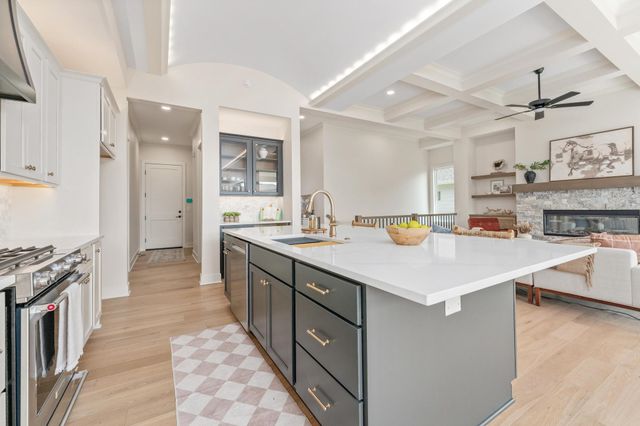 345 N Jackson Heights Ct, Wichita, KS 67206