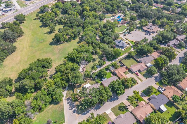 612 Bayless Drive, Euless, TX 76040