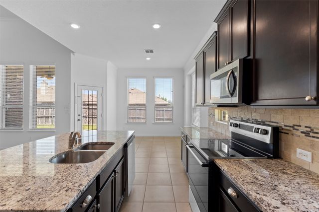 227 Chamberlain Drive, Fate, TX 75189