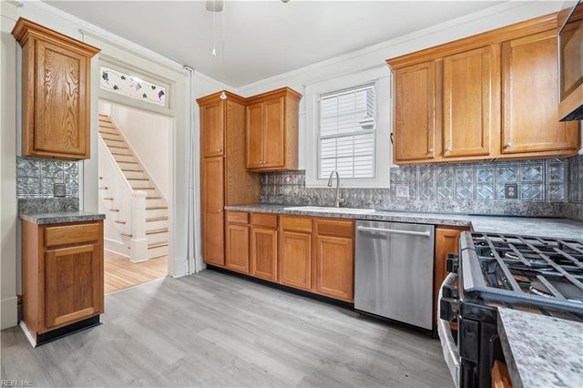 416 Lee ST, Hampton, VA 23669