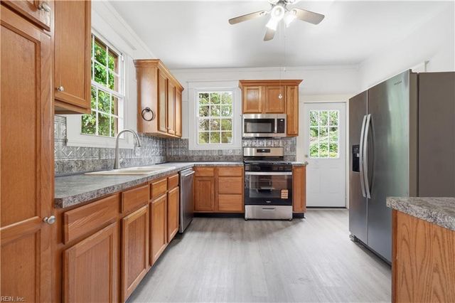 416 Lee ST, Hampton, VA 23669